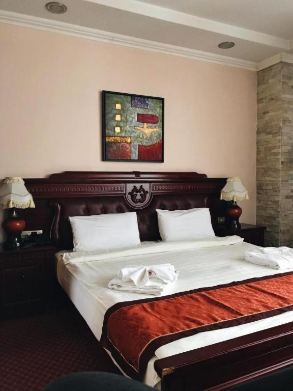 Hotel Royal Pristina Kültér fotó